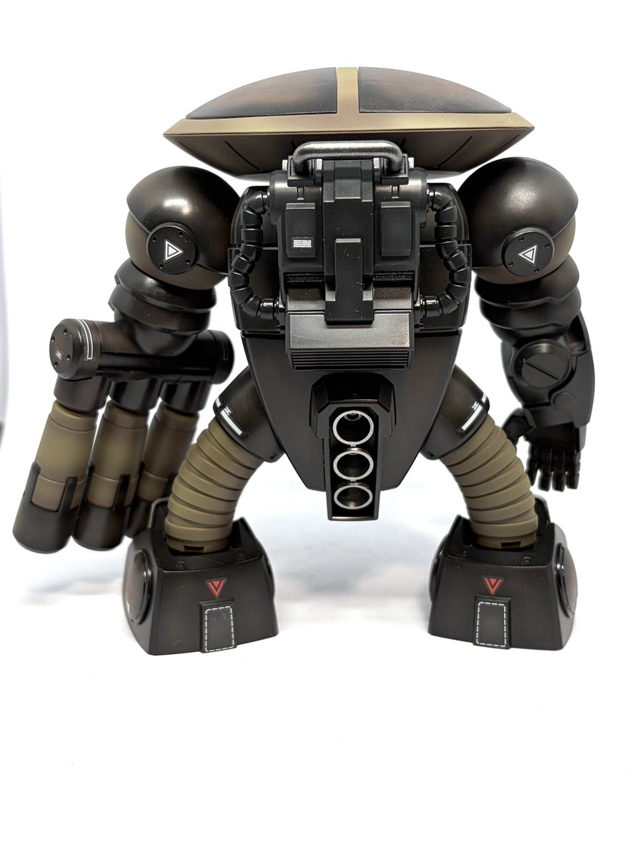 J_SIZE_JUSTICE's tweet photo. 本日の一台、
HGUC ジュアッグ(MSVバージョン)
先日のユニコーン版と色違い、と思ったら、
右腕が換装されてるのと、地味に左手の砲の中も違ってる。
マーキングが良い感じ。
茶色だと、椎茸みたいだな。
#gundam
#msv
#ガンプラ好きな人とつながりたい https://t.co/fKqTwyOKap