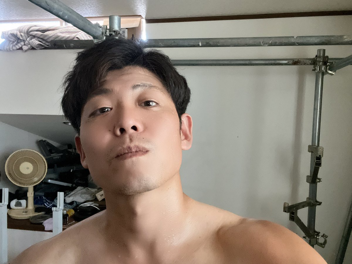 nekoganakunyan's tweet photo. 二頭の日
タイマーしてると思って間抜けヅラ撮れた https://t.co/doknbzkqGv