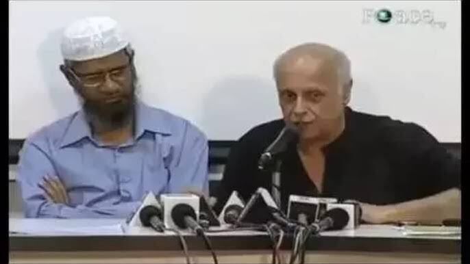 GemsOfBollywood's tweet photo. Most wanted Zakir Naik (absconding criminal with terror links), Alia ke Abbu jaan, Ranbeef ke sasur ji https://t.co/1scCsusxrN