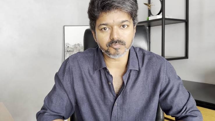 mugil_x's tweet photo. கரூர்ல இருந்து ஓடி ஒளியாம அன்று இரவே அங்க இருந்தே தான் இவுரு இந்த வீடியோ போட்டாரு...

Mother promise ✋ https://t.co/76WUOZnTLQ