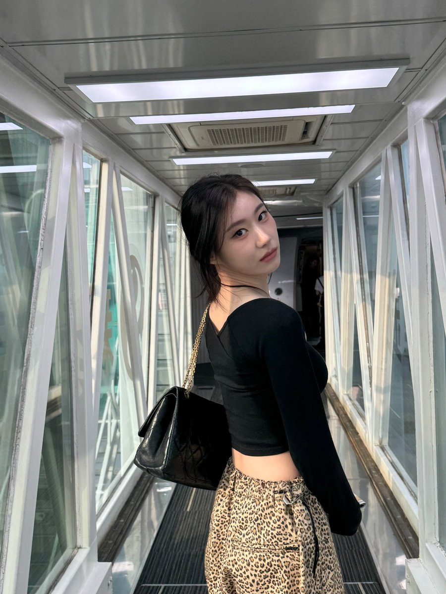 m_fahmi_r's tweet photo. Absolutely breathtaking 🤧🫪

#ITZY #MIDZY
#CHAERYEONG #채령 https://t.co/NiCEFR84gR