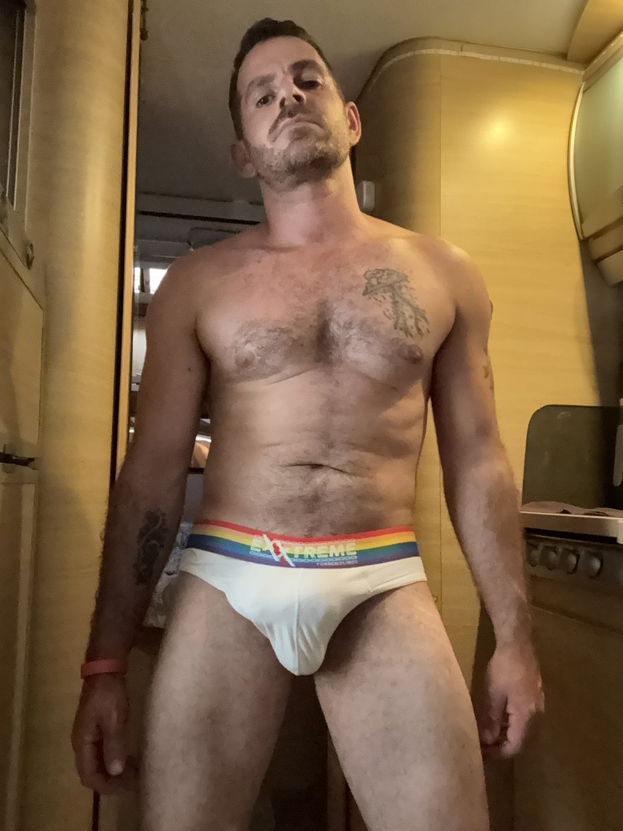 FrankRyder's tweet photo. Buenas y calurosas tardes 🔥🥵 @Exxxtremecruis1 https://t.co/Cr5xyInbAk
