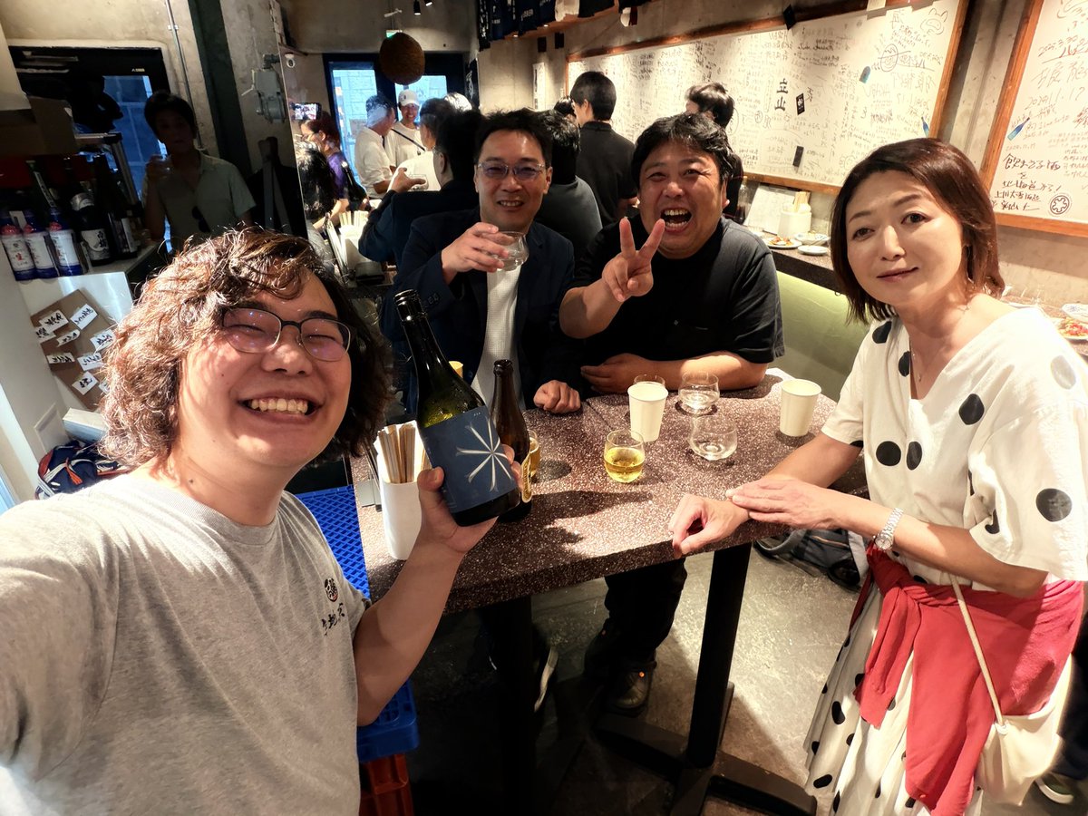 chekemaru0522's tweet photo. なんと！
岩手県南部美人の久慈さんが来てくださいました！！
ありがとうございました！！
 #居酒屋ちぇけ
 #南部美人 https://t.co/o6ERUFxY2N