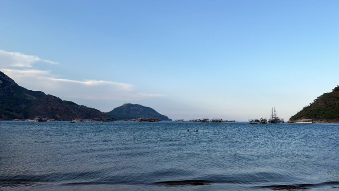 aunsissn199's tweet photo. Hava ve deniz harika 😍 🏊‍♂️ https://t.co/dtSLNUcUoQ