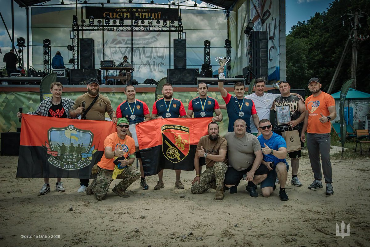 AFUEastOC's tweet photo. Літо — чудова пора для проведення спортивних змагань. Військовослужбовці з різних бригад позмагалися у силових вправах, кидках гир на дальність та перетягуванні каната. Подія вийшла справді масштабною і принесла багато позитивних емоцій. https://t.co/ZGufD7sz9x