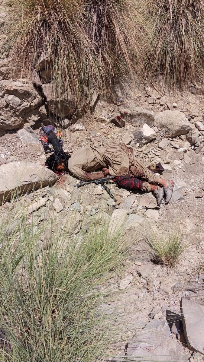 Stealthfalconer's tweet photo. Fitna Al Hindustan terrorists attacked Zeedi Police Station in Khuzdar. The police held their ground and fought back immediately, buying time until FC and Army QRFs arrived to reinforce. 

The moment security forces arrived, the terrorists fled. 5 FAH terrorists were killed in the engagement while 3 soldiers sustained injuries.

The area is being swept and the hunt for remaining militants continues.