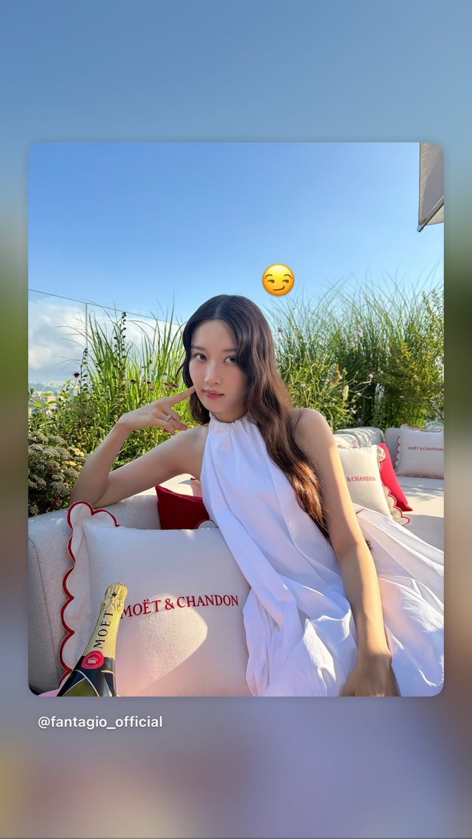 Ms. Moon tweet media