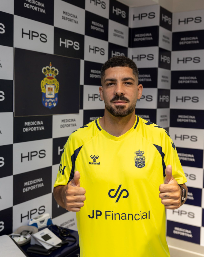 neso_tw's tweet photo. Jugadores con más antigüedad en la plantilla de la UD Las Palmas de la temporada 2026/27 (contando desde su debut con el primer equipo):

1⃣Kirian Rodríguez (desde la 2018/19).
2⃣Álex Suárez (desde la 2019/20).
3⃣Enzo Loiodice (desde la 2020/21). https://t.co/gswrinZWFj