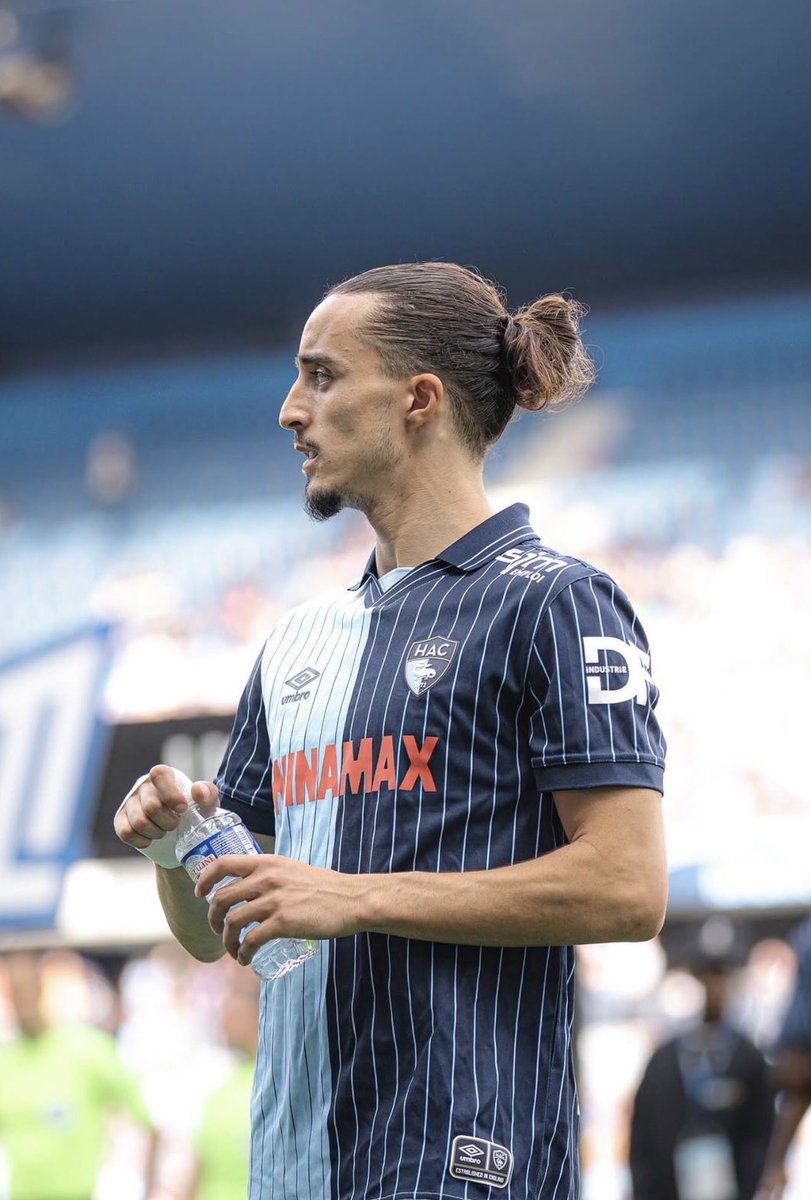 sachatavolieri's tweet photo. 🇲🇦 EXCL - Le Standard de Liège s’intéresse à Yassine Kechta!
🔴 Libre de tout contrat, le Marocain est tenu à l’œil par les Liégeois qui apprécient son style de meneur de jeu reculé.
👀 Idéal pour remplacer un joueur comme Teddy Teuma. #mercato #RSCL #JPL https://t.co/H3hfg2ixFb