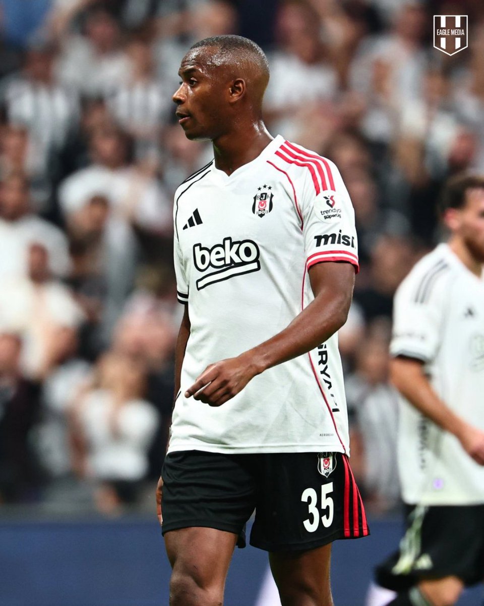 Eaglemedia__'s tweet photo. Tiago Djalo: "Vincenzo Italiano'nun enerjisi yüksek. Böyle bir hocamız olması gerekiyor zaten. Hepimiz için iyi olacağını düşünüyorum. Hocamızdan bir şeyler öğrenmek güzel bir tecrübe oluyor bizim için. Umuyorum birlikte güzel şeyler başarabiliriz ama bu adım adım gerçekleşecek olan bir şey. Güzel şeylerin olacağını düşünüyorum."

(DHA)