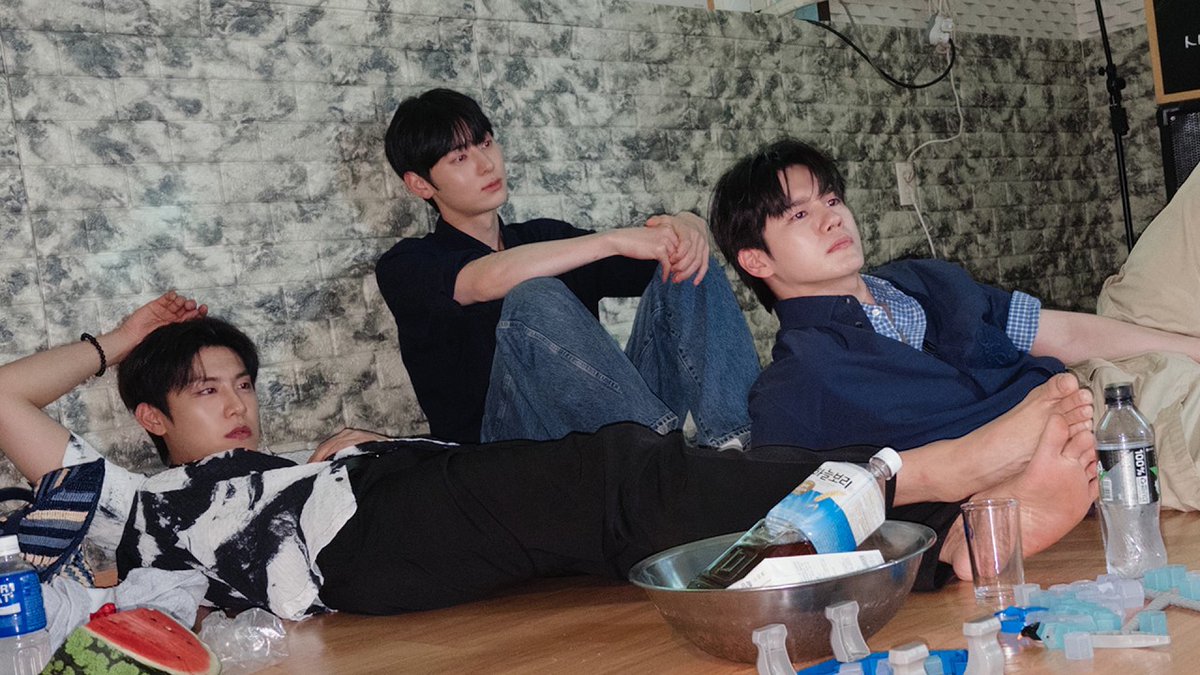 PARKWOOJINoffcl's tweet photo. [🎥] [ENG] 황옹박입니다잘부탁드립니다ㅣ박우진, 황민현, 옹성우

https://t.co/ybtKrhxiSC

#박우진 #PARKWOOJIN 
#wootube https://t.co/dmZrUg48Vr