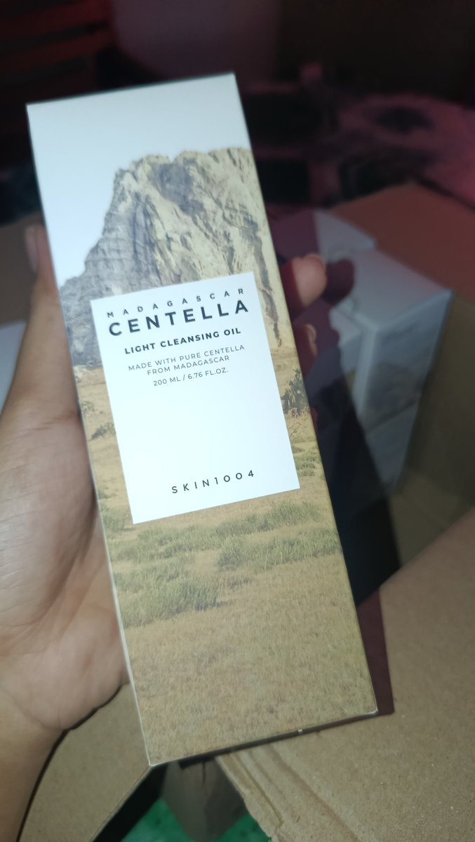 youngnrich51's tweet photo. wts cleansing oil skin1004 200ml new 65k, kirim besokk https://t.co/Dpyt22IxX1
