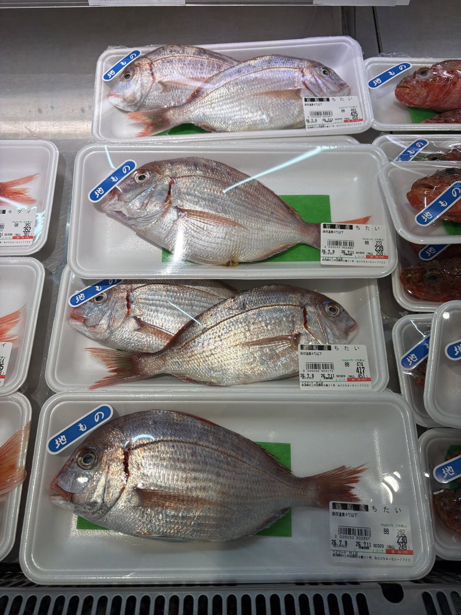 shirlywang's tweet photo. 相変わらず値段がどうかしているYZマート https://t.co/CQ5SAYcEhC