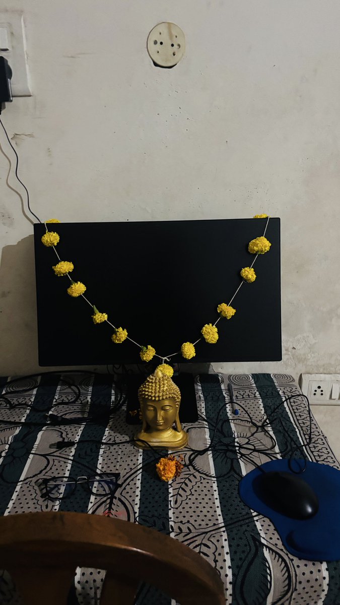RahulDw_6's tweet photo. FINAL UPDATE: Corporate arrogance loses, Consumer Power WINS! 🏆🔥
After my tweets hit 17K+ views and an official case was locked in the Nagpur Consumer Court, @Flipkart’s entire system shook. Their executive who "guaranteed 100% no compensation" vanished, and their delivery team suddenly found my monitor 1 km away at the hub! 🤯
The LG Monitor was finally delivered to my home last night at 8:00 PM in perfect condition. 📦✨
While Flipkart sent a silent mail apologizing for the "delay," let's be clear—this wasn't a standard delay, it was a 7-day mental harassment and systematic data manipulation loop.
The monitor is home, but the fight for accountability isn't over. My case remains ACTIVE in the Consumer Court for the mental agony and time wasted.
Big thanks to everyone on Twitter who supported this fight! Jago Grahak Jago! ✊🇮🇳
@FlipkartSupport @jagrahakjago @consaff @scb_nagpur
#FlipkartScam #ConsumerCourt #ConsumerProtection #Win #Nagpur #BoycottFlipkart #Update