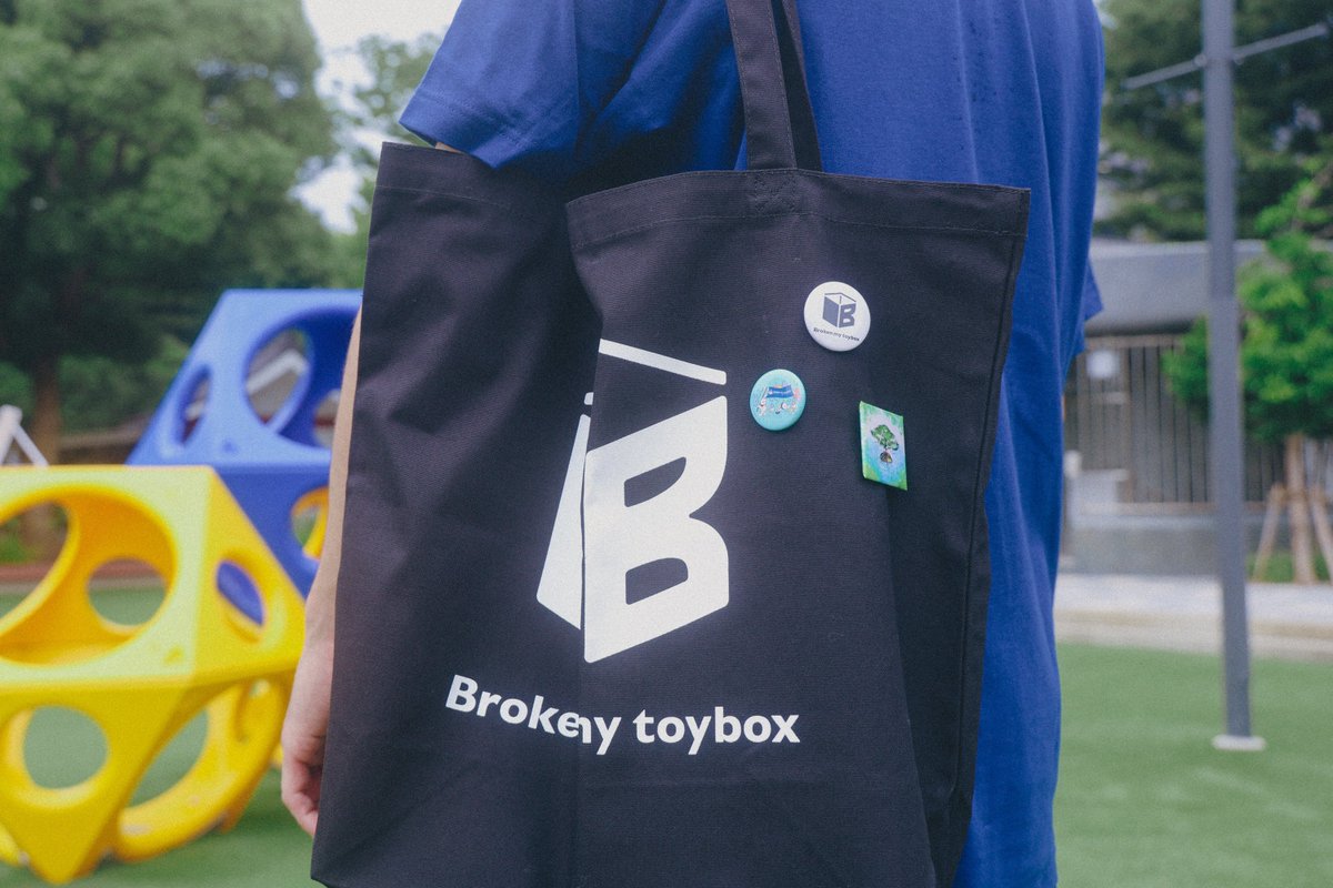 BrokenMyToyBox's tweet photo. ◤◢◤🤖グッズイメージ公開④🦡◢◤◢

Broken my toybox
夏ツアーグッズ発売🌻🙌

・BADGE SET

📅7/12（日）
『箱庭へようこそ~Re:Parade~』名古屋公演より物販にて販売開始！
キャップやトートバッグへ付けるのもオススメ🤖

📷 @wakaa_02

全公演チケットSOLD OUT‼️ https://t.co/hqM8bkSPtU