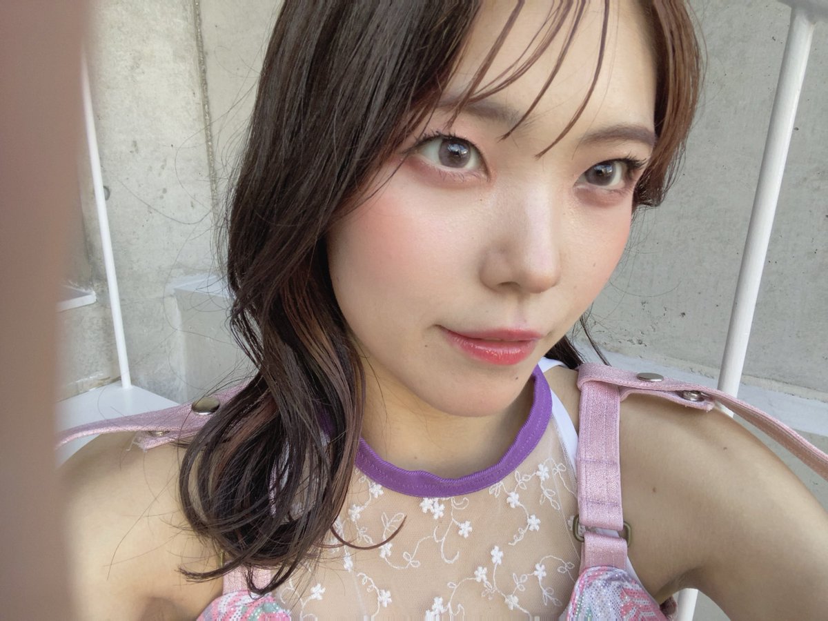 konatsu_tjpw's tweet photo. いつもと違う雰囲気にドキッとした？
#tjpw https://t.co/0AmfDuhdnV