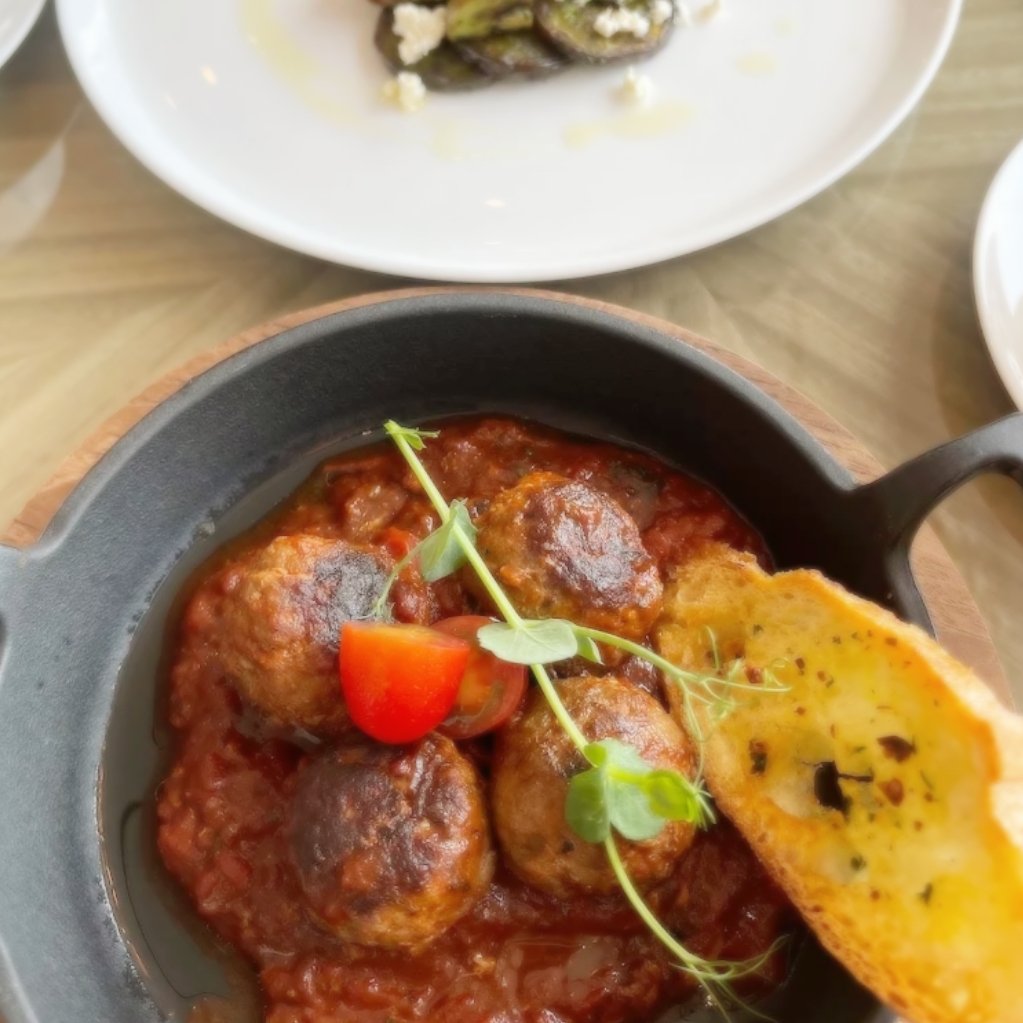 arbitlara's tweet photo. 𝗧𝗛𝗘 𝗟𝗔𝗡𝗚𝗛𝗔𝗠, 𝗝𝗞𝗧
10 JULI 2026 | 16.00 WIB

Nyam-nyam. Lanjut part sekian, sambil makan dulu. https://t.co/mLqnyz65tX