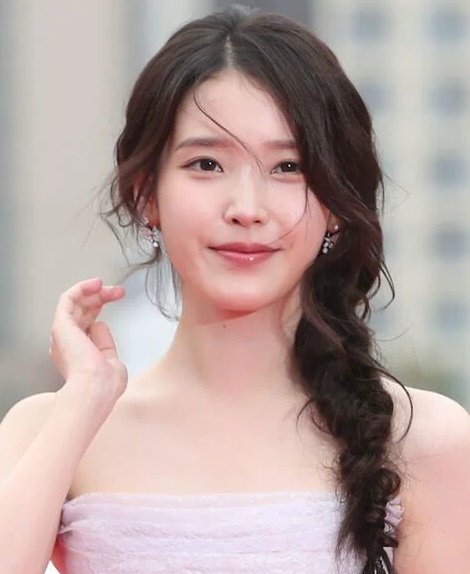 doramabra's tweet photo. 📰| Após 4 anos de relacionamento, chega ao fim o namoro de #IU e #LeeJongSuk. 

O casal, que assumiu publicamente após revelação da Dispatch em 2022, decidiu terminar devido às agendas lotadas. Segundo as agências, eles decidiram permanecer bons amigos. 💔 https://t.co/giL9lvvWO0