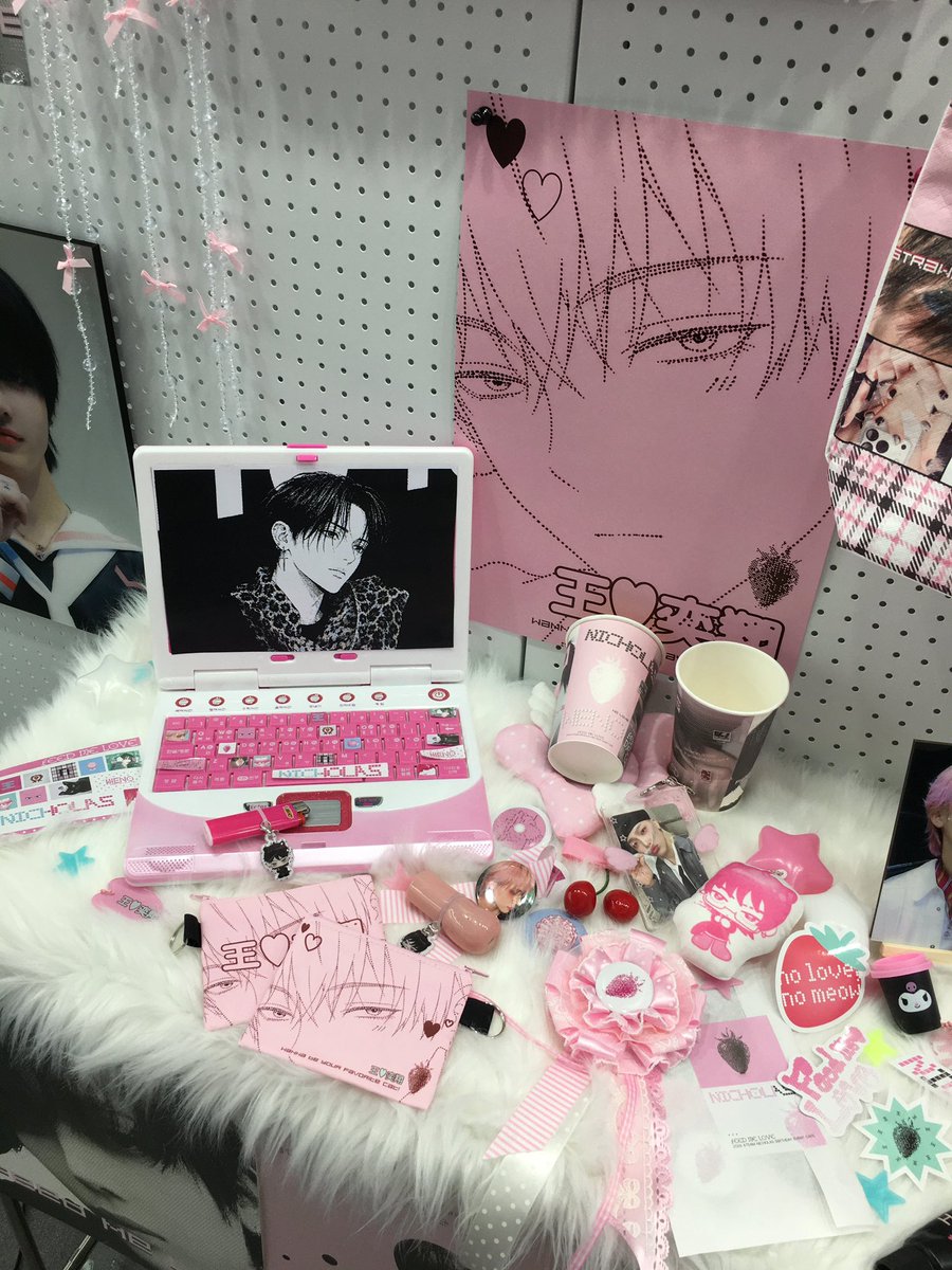 MMuJJuu's tweet photo. #FEED_ME_STRAWBERRY 🍓💕 https://t.co/iNyjQ3s8O7