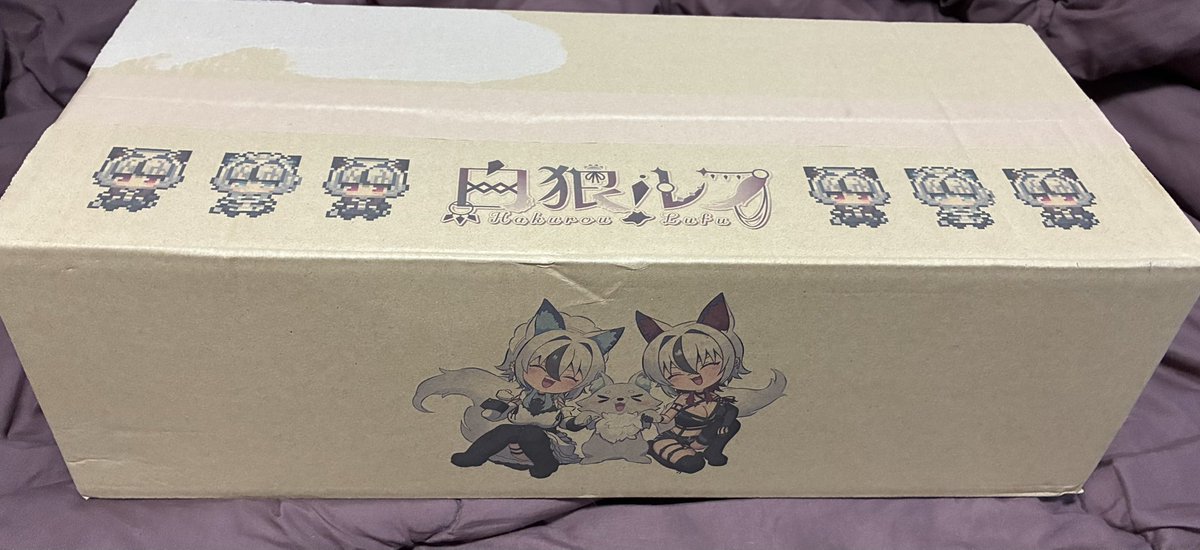ochako_1111's tweet photo. 昨日届いたルフちゃんの2周年グッズ開封〜‼️✨
箱めちゃくちゃ可愛いし、新衣装のルフちゃんビジュが良すぎる…ビジュ良すぎてアクスタ2つお迎えしちゃった✨
大事に飾ります〜！
改めて2周年おめでとう！！！！！
#白狼ルフ https://t.co/RXE2QaPKy6