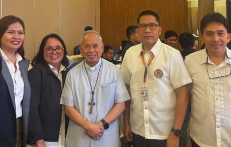 AgenceFides's tweet photo. ASIE/PHILIPPINES - Le « Harmony in Diversity Award » décerné au Cardinal Quevedo pour une vie consacrée à l'œuvre de paix à Mindanao https://t.co/F0104I20iX https://t.co/pYdjSBLozo