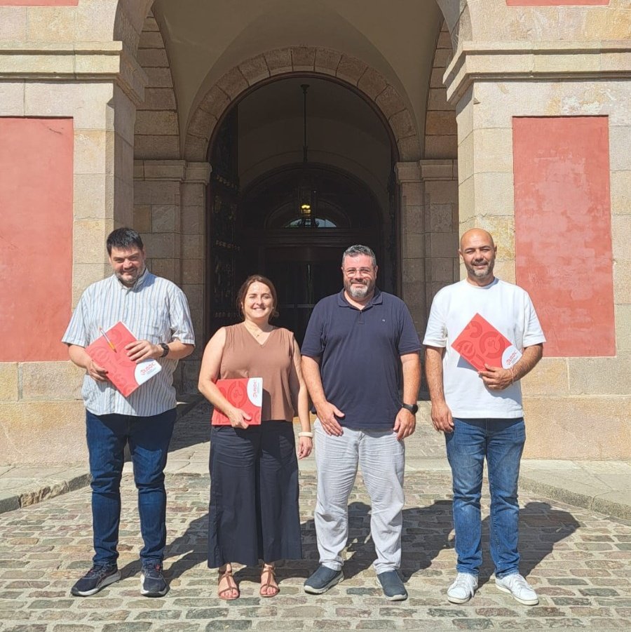 EnsenyamentUSOC's tweet photo. 🤝 La FEUSOC s'ha reunit amb el Grup Parlamentari de Junts per traslladar les seves aportacions a l'Acord de País per a la Qualitat Educativa.

📚 Defensem una educació de qualitat que inclogui tot el Servei d'Educació de Catalunya, també l'escola concertada.

♿ Una inclusió real només és possible amb més recursos, més professionals i el reforç dels centres d'educació especial.

🔗 https://t.co/e9NwLON31U

#FEUSOC #Educació #EscolaConcertada #Inclusió