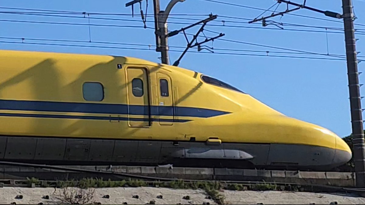 923_yellow's tweet photo. 7/10  🚄ドクターイエロー💛
T5編成 回送 上り

8日に下ったイエローさん
今日お帰りになりました😊

支線被った～
撮影時気がつかなかった…😥

#ドクターイエロー
#T5編成
#923形新幹線電気軌道総合試験車
#ロゴ撮影チャレンジ https://t.co/KqmwLbxcF9