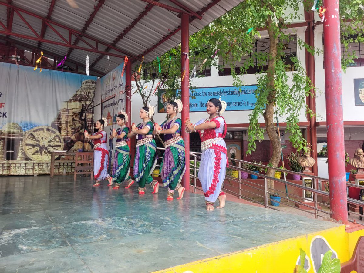 No1Ctc's tweet photo. Grace met tradition as students enthusiastically participated in an Odissi Dance Workshop conducted by Odissi Nrutya Mandal at our Vidyalaya PM SHRI KV NO.1 CUTTACK @KVS_HQ @KVSROBBSR @ABPANDEY512915 @EduMinOfIndia https://t.co/HasT7d2czs
