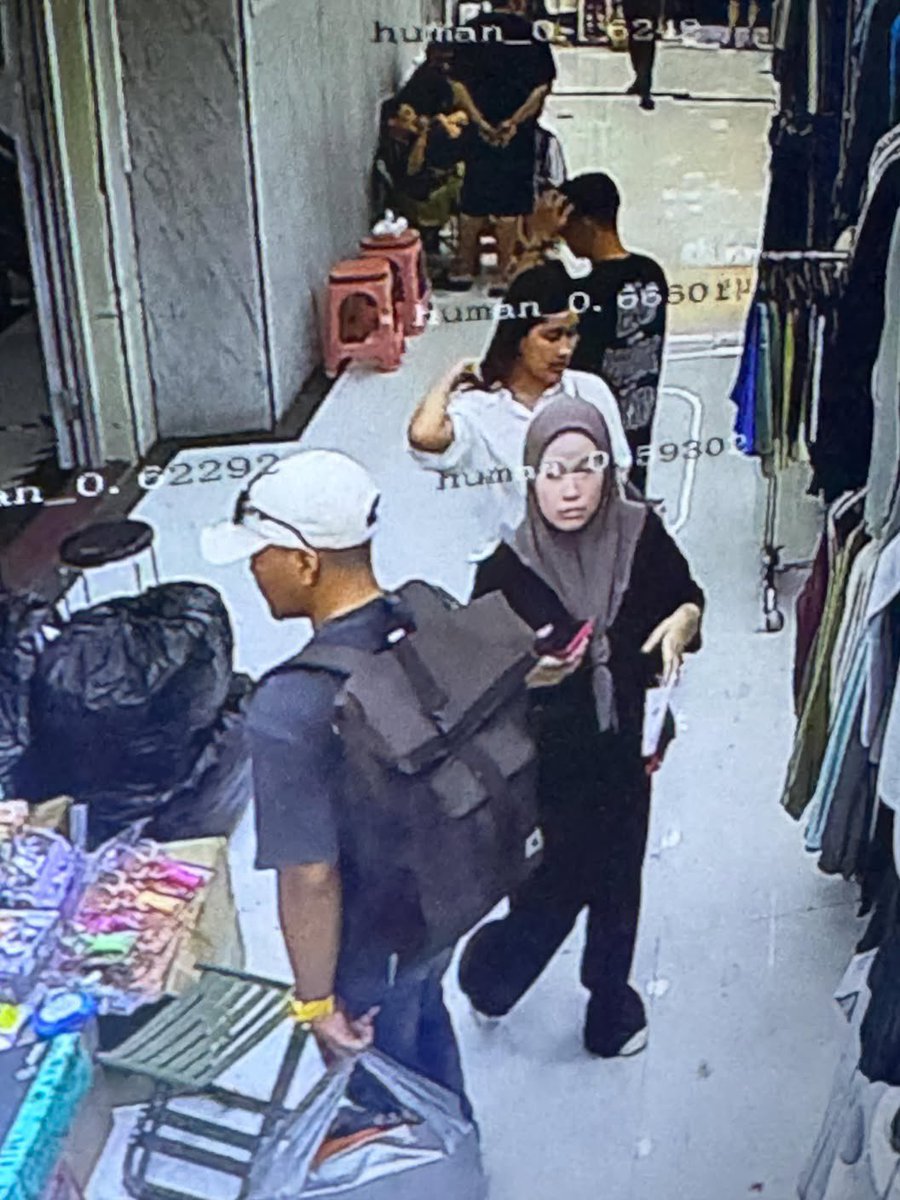 JatIkhwan's tweet photo. Orang Malaysia buat hal lagi di China. Kali ni kes laki bini order barang daripada supplier China dan hantar ke hotel. Lepas tu mereka lari balik Malaysia tanpa buat bayaran 7800 yuan atau lebih kurang RM 4763. Katanya duduk di Kelantan. Mohon semua cari laki bini ni. https://t.co/kKOZ2SsSJi