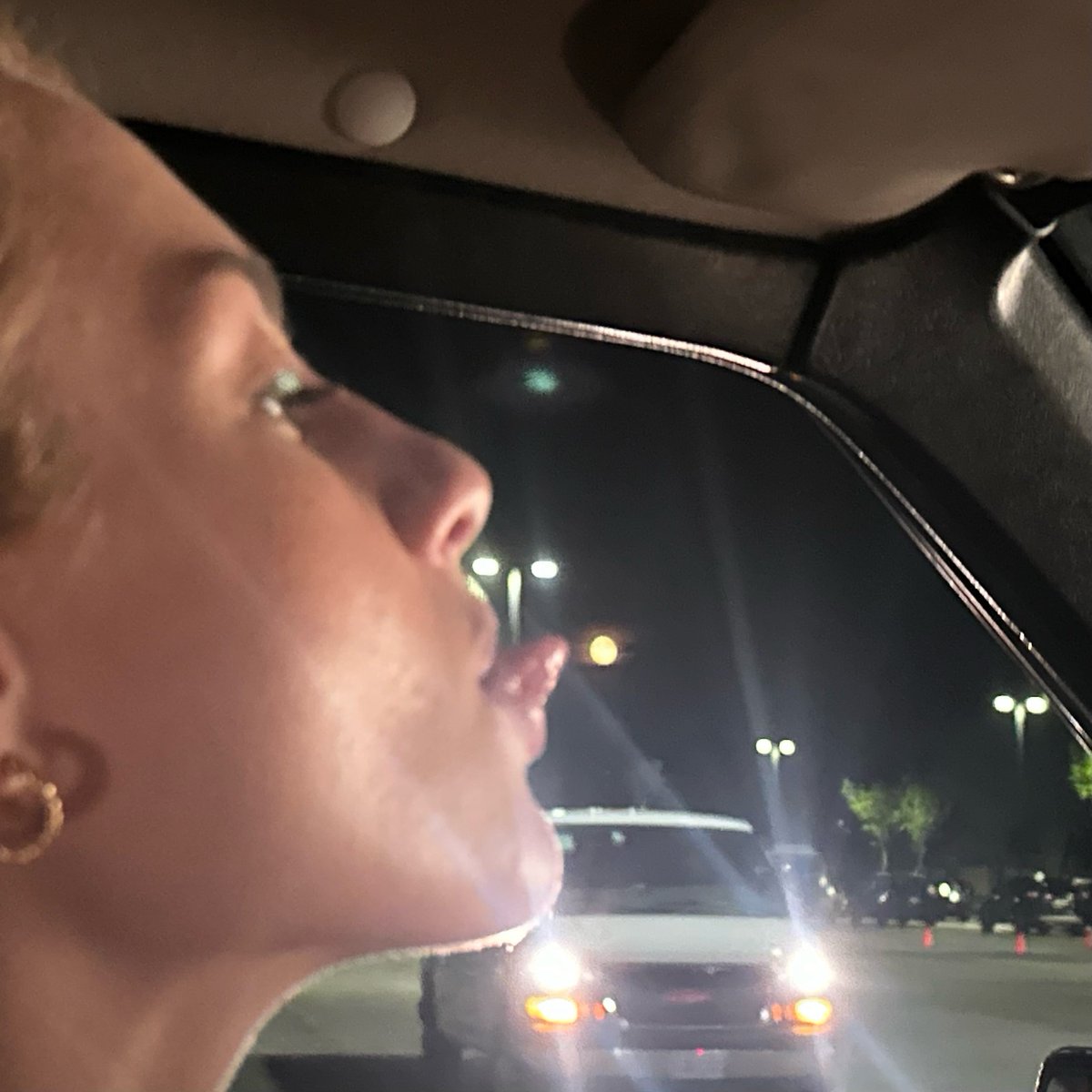 GVPNation's tweet photo. Girls girls!! 

Grace Van Patten having fun with "Rubber Hut" co-star Ariana Greenblatt and Fina Strazza 🩷 https://t.co/ir2eEgeSAs