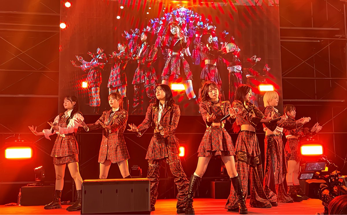 tokenaiRoseic's tweet photo. リアロマのゴールドエクスペリエンス・レクイエム🪽
#RealRomantic
#リアロマ
#アニサマ https://t.co/5CSpRqCWi3