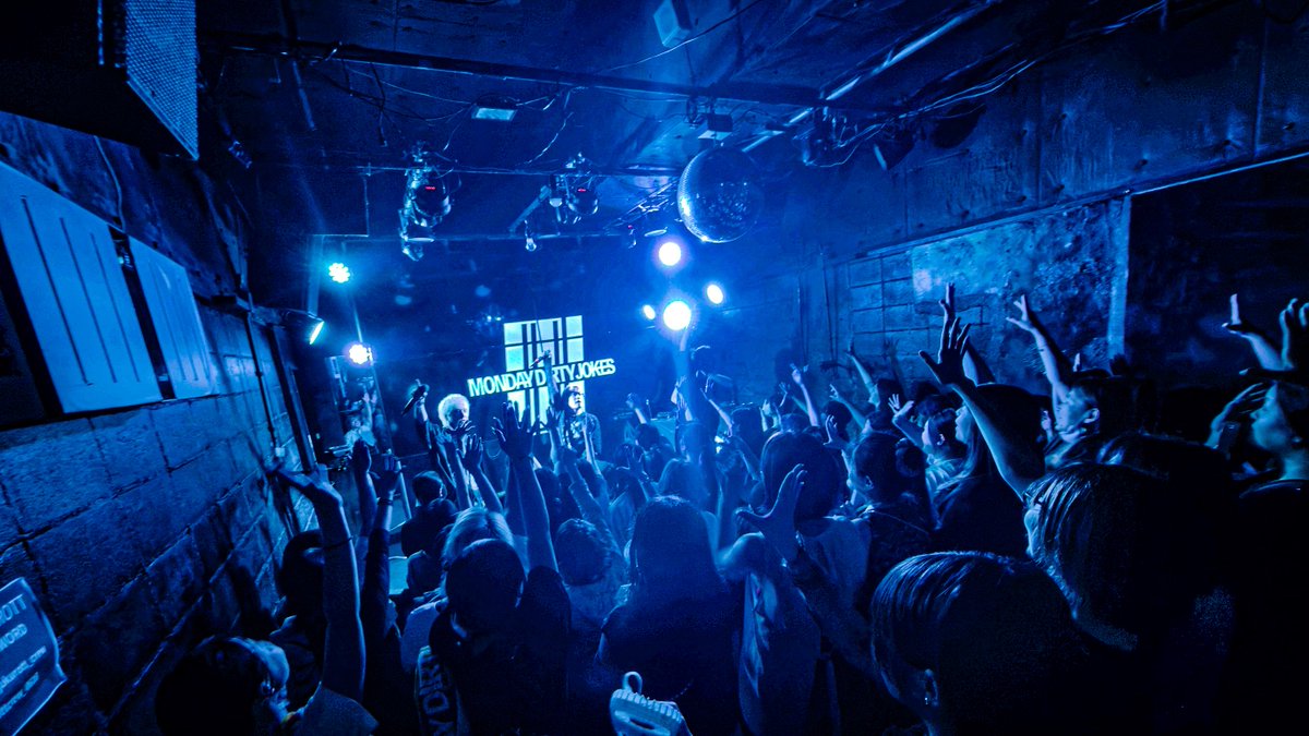 M_D_J_official's tweet photo. 7/9(THU)
BREAQQQL presents.@breaqqql_sing 
「 ALL LOVE 」
@新宿ROTT(東京)
.
お越し頂いた皆様
ありがとうございました‼️
.
／
ℹ️8/10 Zepp Shinjukuワンマン開催💥
👇🎫絶賛チケット発売中🎫👇
https://t.co/4zH36apMwi
＼
.
本日のセトリも公開⬇️
__________________________
.
📝🎤TODAY SET LIST🎤📝
.
 SE~advance~
two oh one seven
サイダイニアソビタイ
Smile
Energy feat.BREAQQQL
シオン
HERO
ファンファーレ
クダラナ
.
＜BREAQQQL LIVE collaboration＞
もう一度 feat.Monday Dirty Jokes
.
各種音楽サイトにて楽曲配信中🎧
▷ https://t.co/KtWUaxKKNL
.
__________________________  
.
今後のライブスケジュールはこちらから⬇️
https://t.co/zH98rPsAbY
.
#MDJ #BREAQQQL #Energy #もう一度