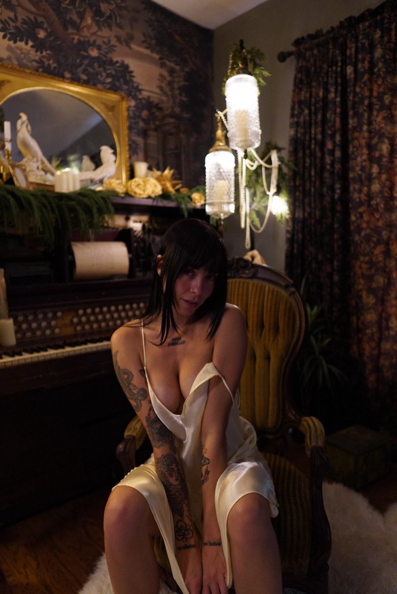 queenkalinn's tweet photo. like for more night vibe content ✨ https://t.co/CvrOaPI1qq