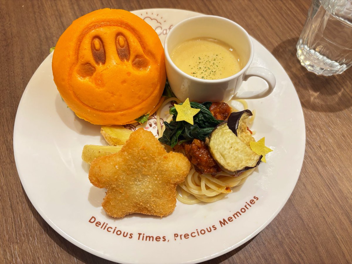 MoPr73's tweet photo. カービィカフェで食事してたら仕事とかどうでも良くなってきて神 https://t.co/eBek3RWYgu