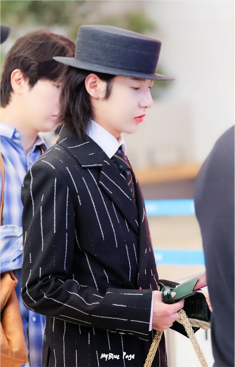 MyBluePage's tweet photo. 王子様 👑

260710 GMP
#런쥔 #RENJUN #ロンジュン #黄仁俊 #仁俊 https://t.co/wBrnOfzzPR