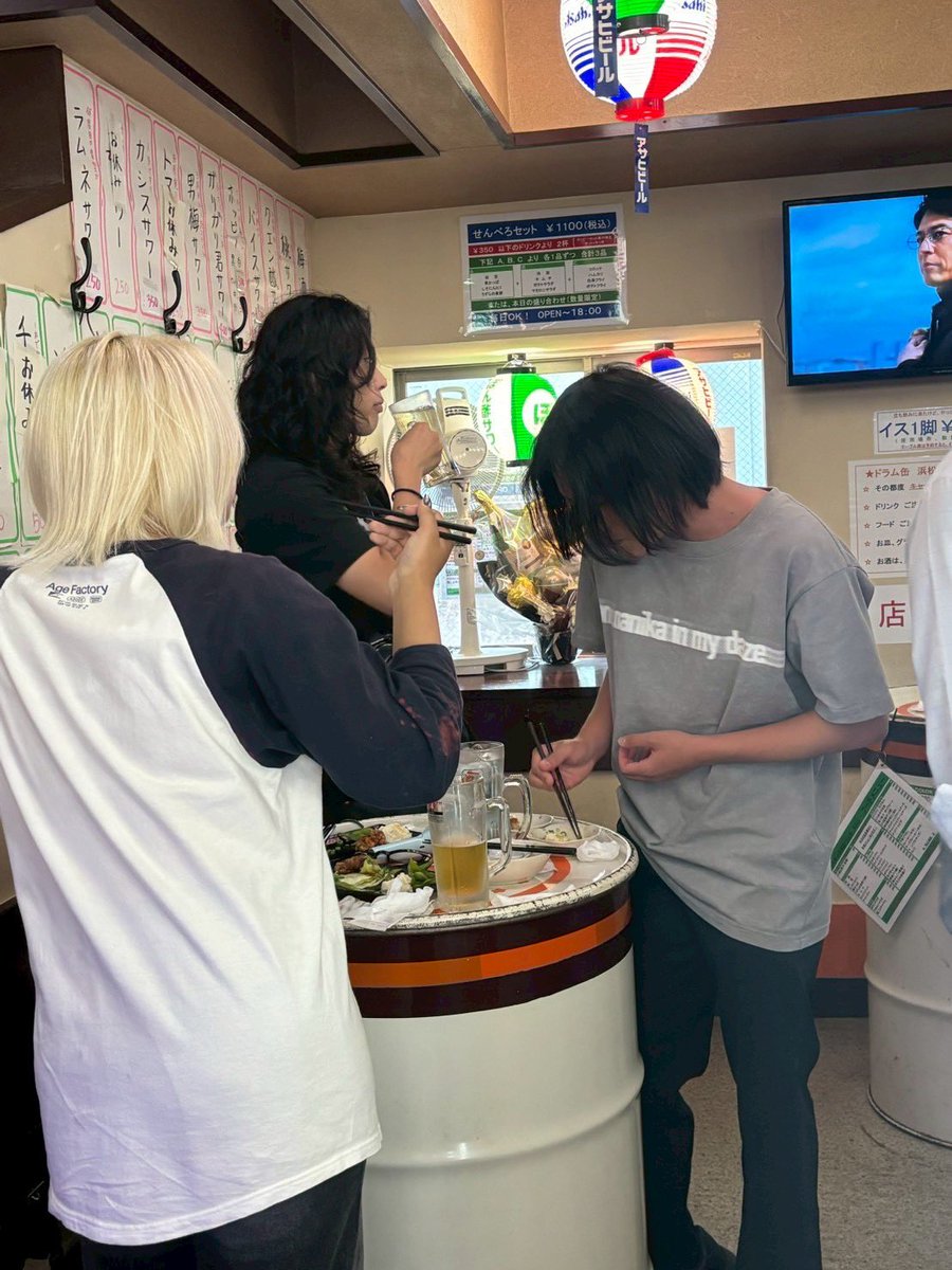 k5wub's tweet photo. 地元大好きだーーー
浜松の有楽街がホームタウンです
バンド好きな友達はいなかったけど私の好きを共有できる友達は居てそんな友達と音楽聞いてお酒飲めて幸せだーーーー！ https://t.co/inS42czRVH