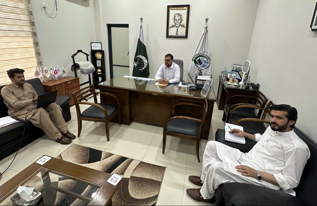 wsscm_mardan's tweet photo. #UETMardan students Hamid Shehzad and Jawad Jabbar presented their AI-based legal assistance project to #CEO #WSSCM Engr. Adil Nawaz.He appreciated their innovation and encouraged further improvements for practical
implementation.
#digitalskills #AI #projects
@KPChiefMinister https://t.co/qC7PFV200I