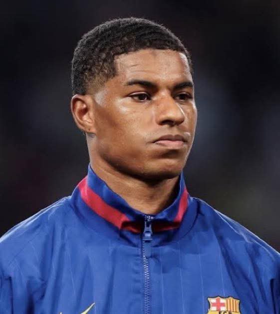 barcacentre's tweet photo. 🚨 Anthony Gordon: "Marcus Rashford congratulated me as soon as he saw me. He has helped me a lot. I'm looking for a house and he has given me information about the club, which is very good for me, since I haven't been there yet. I find it difficult because all my attention is focused here and he has helped me a lot." [via @mundodeportivo]