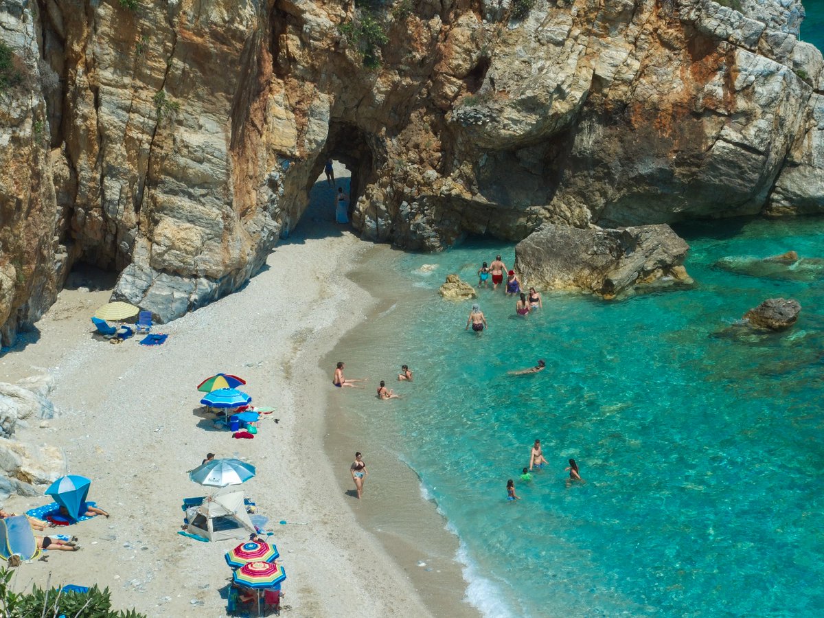 BILLog_'s tweet photo. ΓΙΑ ΣΚΕΨΟΥ ΝΑ ΜΗΝ ΠΡΟΦΤΑΙΝΑ ΚΙ ΑΥΤΟ ΤΟ ΚΑΛΟΚΑΙΡΙ https://t.co/1e3sySWQW9 

Κι όμως είμαι ακόμα εδώ https://t.co/2RGGRNZYoT