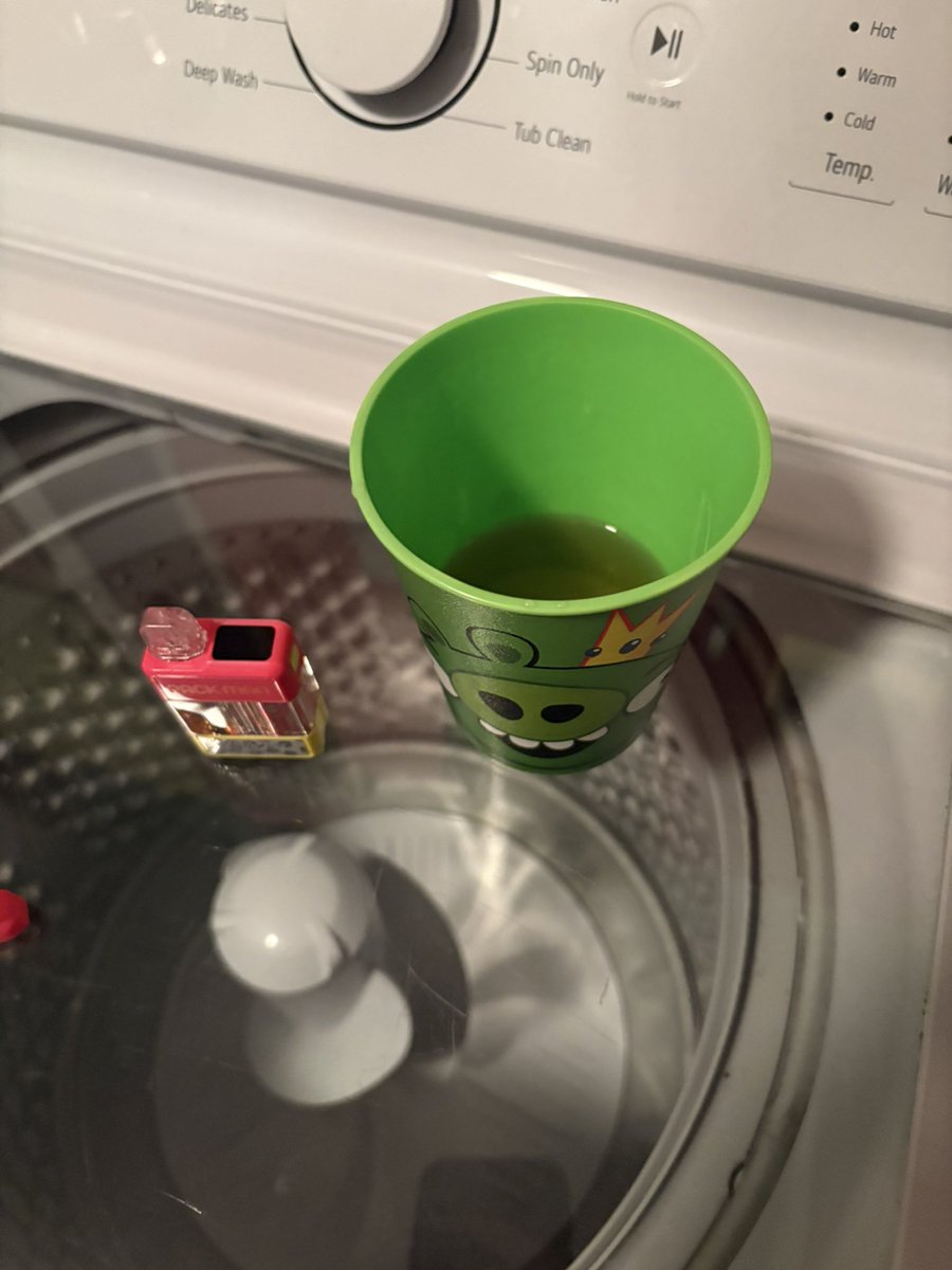 HBRTCLIBBINHOSS's tweet photo. Crossfaded featuring the bad piggies chalice https://t.co/ljbocE2Yzq