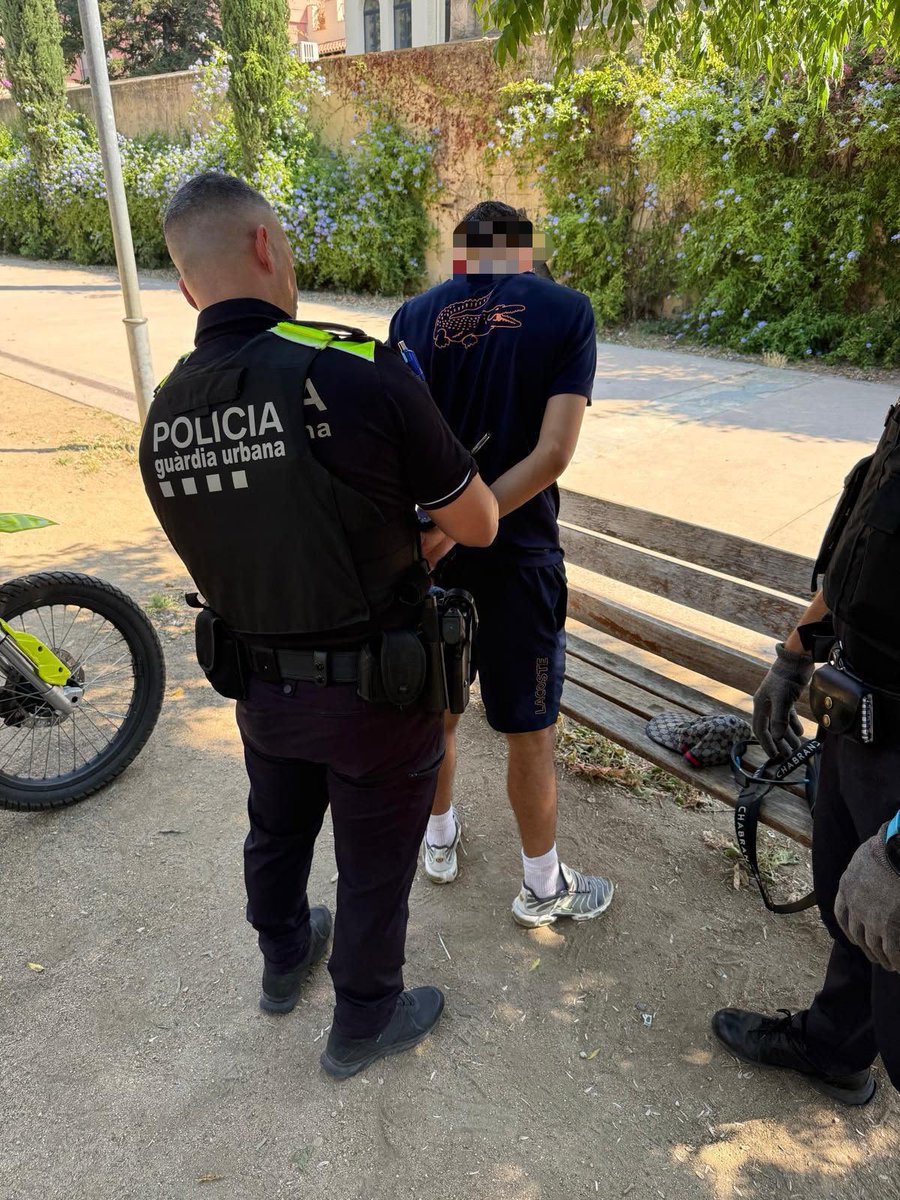 contrastado's tweet photo. 2 argelinos de 18 y 20 años multirreincidentes e ilegales en España.
Entran a robar en un espacio municipal en Figueres (Girona)
Causando destrozos valorados en 7.000€
Una trabajadora los pilló infraganti y la amenazaron e intentaron robarle el móvil
…Es una lacra que no cesa🤦‍♂️ https://t.co/GZla3tfhcR