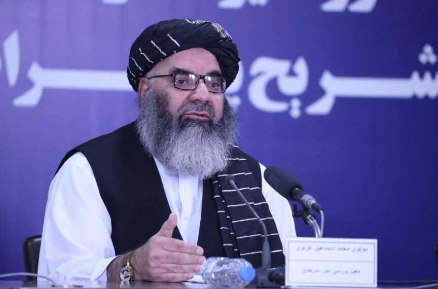 Afg309's tweet photo. د قاری ايوب خالد په وخت کې بدخشان کې هیڅ مشکل نه وه خلکو خوشحاله ژوند کاوه خو کله چې اسماعیل غزنوی ورغئ مشکل اختلافاتو ته ورسیدل نو د ځوان او سپين ږيري استعداد ځمکه او اسمان فرق کوي.
که دا والي تبدیل نه کړي شاید مشکلات او اختلافات اوج ته ورسیږي. https://t.co/ITWJP7xTGP