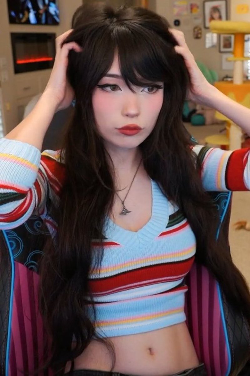 EMIRUSUPREMACY's tweet photo. Girl of your dreams https://t.co/9HscY0gbZm
