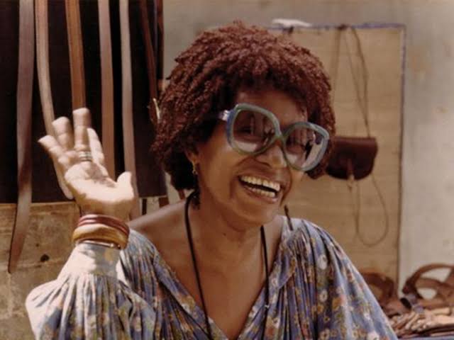 afrofeminas's tweet photo. ✊🏾 ¡Buenos días! Recordamos a Lélia Gonzalez en el aniversario de su muerte. Su concepto de "Amefricanidad" nos enseñó que el feminismo en la región debe ser antirracista y decolonial. ¡Su memoria es brújula! 📜✨ https://t.co/2574oOjbHF