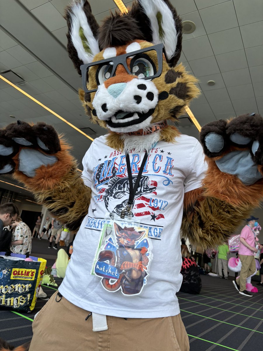 TealSCR33N's tweet photo. Pic from Anthrocon
#anthrocon https://t.co/snpJCJbsn2