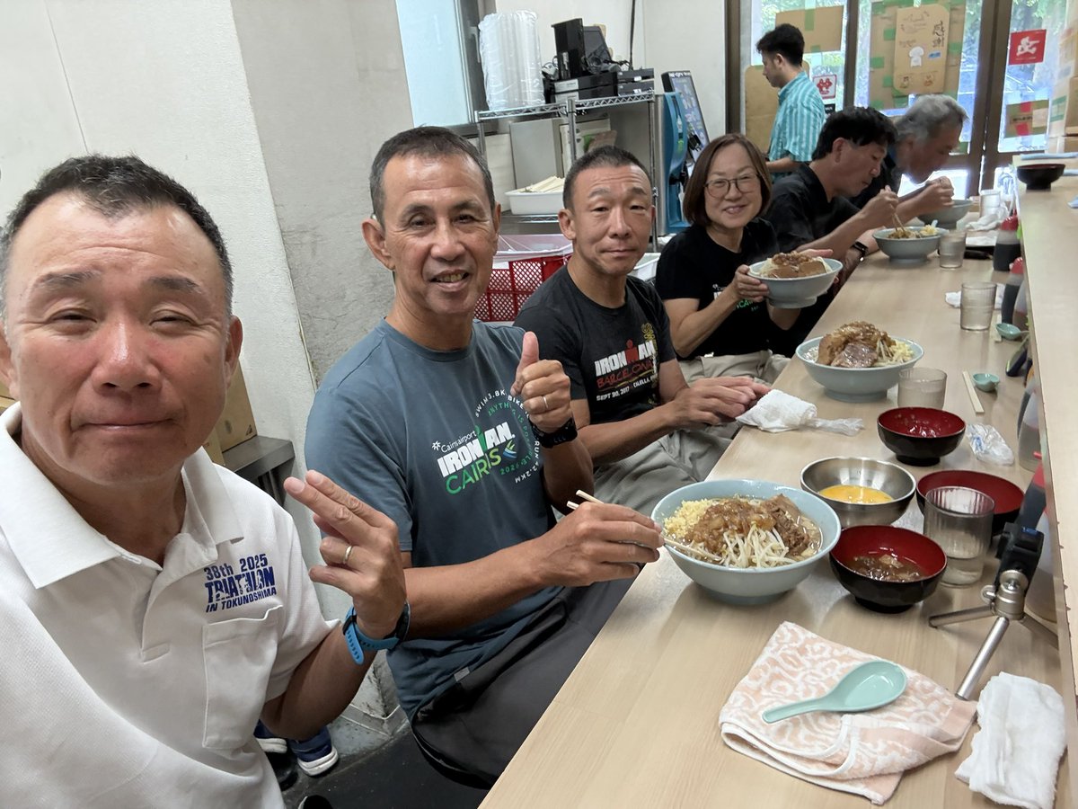 tabo0719's tweet photo. ラーメン部🍜🤩
今日は宮古島🏝️からトライアスロン仲間の加藤ご夫妻が���加です*\(^o^)/*
アフターはスタバで反省会☕️🍰

#トライアスロン
#ラーメン部 https://t.co/QqDMGEu859
