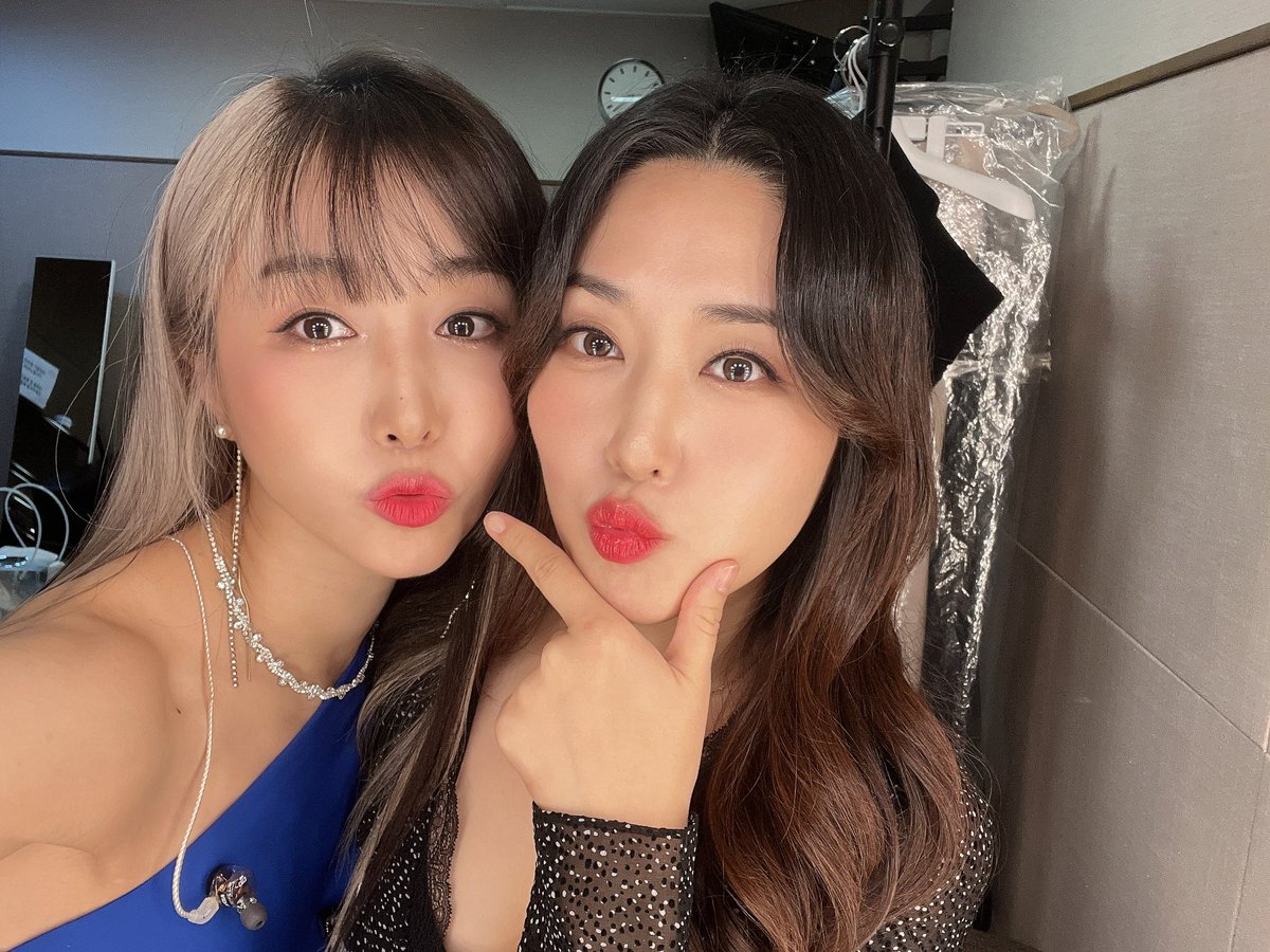 bel220718's tweet photo. 지난 사찬콘 반반머리 심덕이라 ㅈㄴ좋았던거아시는분
ㄴ할머니이얘기만오천번째에요 https://t.co/yHroqaJuXg