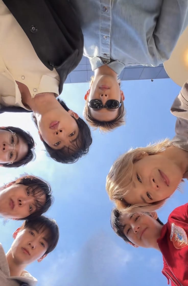 K_RKIVE7's tweet photo. If you could attend ONE BTS concert…??  

>2019 Love Yourself Tour  
>2022 Permission to Dance  
>Future 2026 comeback show https://t.co/Hro37XSjen