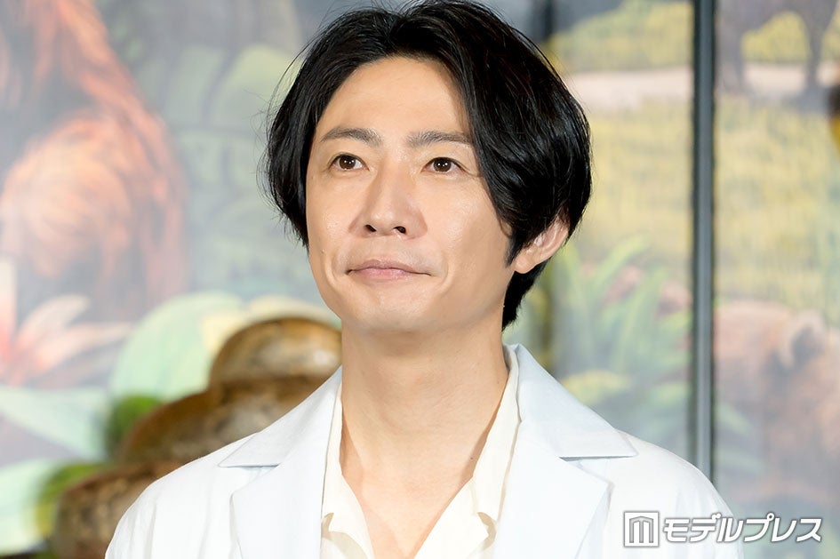 modelpress's tweet photo. 相葉雅紀、生存戦略は「ヘラヘラ過ごす」
嵐活動終了後初めて報道陣の前に登場✨
https://t.co/AEJlA7YtBF

第一線で活躍している相葉は、生存戦略について「とにかく笑って」と答え「僕はロジック的に何かを考えて物事をやってきていないので」「運が良かったんですかね。運良く今日もここに立たせていただいています」と語った。

特別展「いきもの超ワールド展
国立科学博物館×ダーウィンが来た！」報道発表会