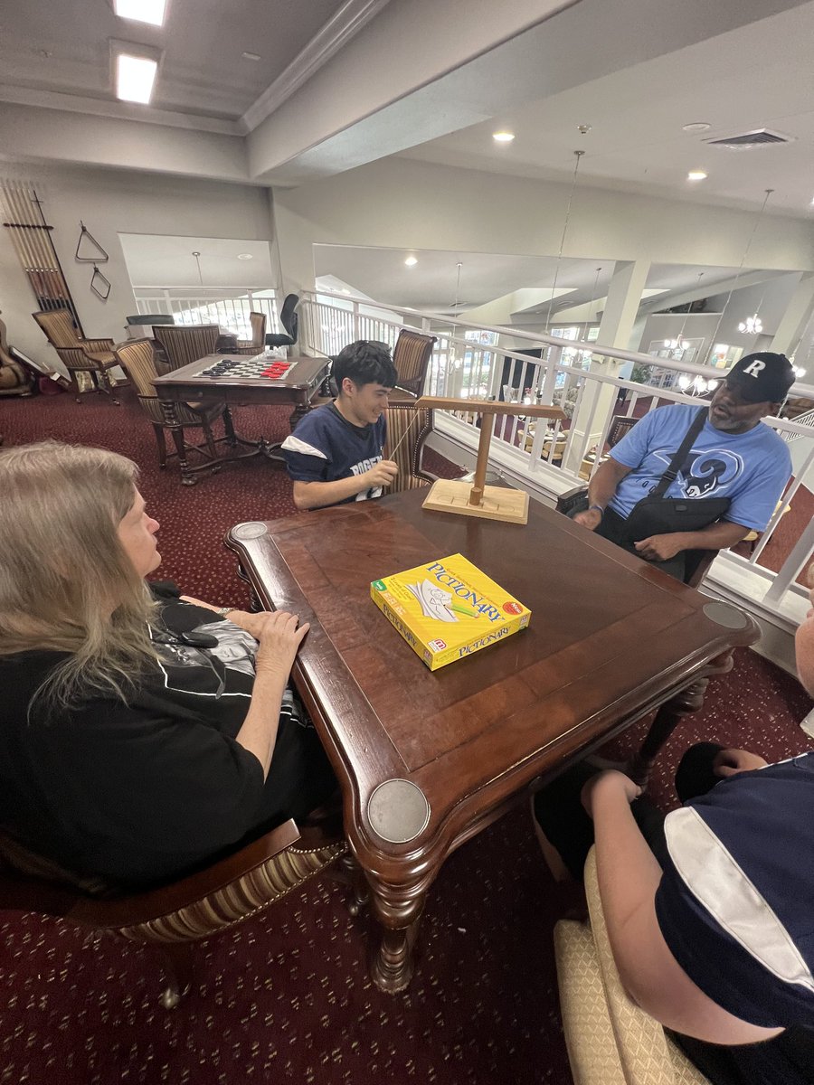 HighRogers76644's tweet photo. The Rogers Football Program is living by the H.O.R.N.S montra.   The Selflessness of our players is shown during our Community Service.   Our players have spent the past 2 days interacting with the residents of Julian Estates Retirement Community.  What a great experience! https://t.co/2fmONrAjRa